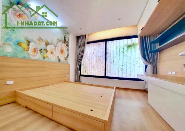 Cho thuê nhà Ở NHÓM 7 NGƯỜI ngõ Minh Khai (Hoà Bình7) 5 tầng, 30m2, 4 ngủ, 4 WC, 13.2trieu - 1