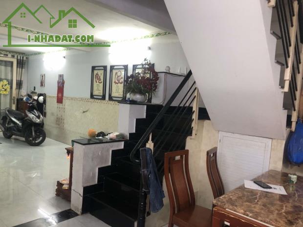 Quận 8 - Bán gấp nhà mặt phố Đông Hồ 74m2 giá nhỉnh 6tỷ - Ms. Dung