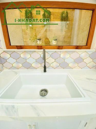 Bán nhà HXH 7m, P24 Bình Thạnh, 3.95mx14.5m, 4tầng, chỉ nhỉnh 9 tỷ.