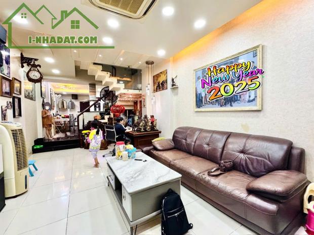 Ở NGAY! Bán Nhà 2 Tầng Cực Đẹp Lê Văn Sỹ, 51m2, 6.5 Tỷ TL