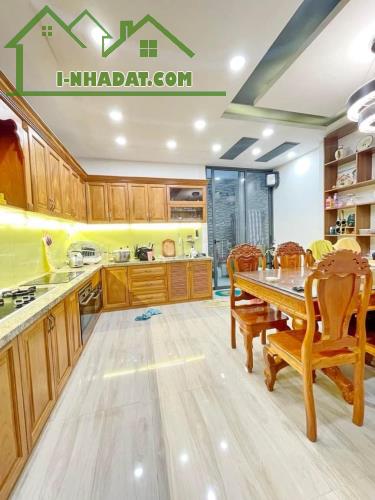 ĐỊNH CƯ Bán Nhà 4 Tầng Cực Đẹp Đặng Văn Ngữ, 61m2, 8 Tỷ TL