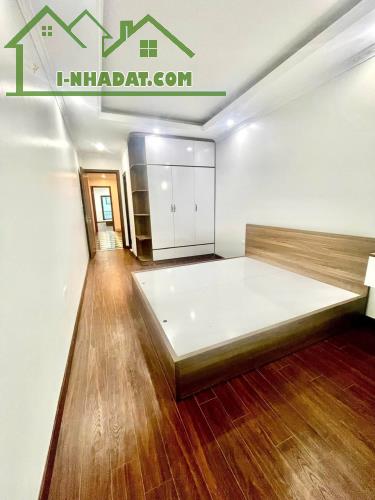 HOÀNG MAI - DÒNG TIỀN - CHDV - Ô TÔ ĐỖ CỬA - THANG MÁY - 8 PHÒNG KHÉP KÍN - 2 MẶT THOÁNG - 2