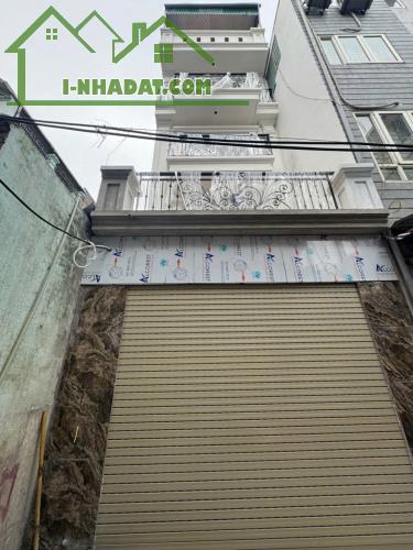 Bán nhà Phúc Đồng - Sát Phố. Gần bãi Ô tô - Thang Máy - Ngõ Nông. 50m x 5T. LH 0965858116