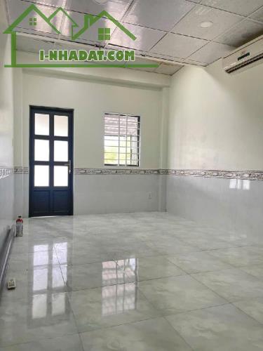 NHÀ GIÁ RẺ QUẬN 7. Đ. PHẠM HỮU LẦU. KẾ PHÚ MỸ HƯNG.DT: 42M2. 2 TẦNG. CHỈ 2.95 TỶ. - 1