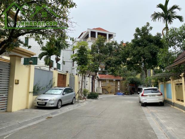 Tuyệt Phẩm. Bán BIỆT THỰ đơn lập, KĐT Pháp Vân, Trần Thủ Độ, 230m2, lô góc, vỉa hè, 54 tỷ - 2