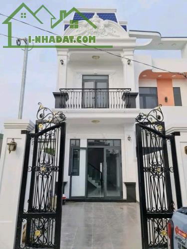 EM CẦN BÁN GẤP CĂN 2 LẦU SHR 5X20 GIÁP PHƯỜNG TÂN PHONG CHỈ 700TR SỞ HỮU