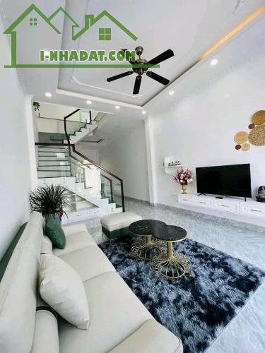 EM CẦN BÁN GẤP CĂN 2 LẦU SHR 5X20 GIÁP PHƯỜNG TÂN PHONG CHỈ 700TR SỞ HỮU - 1