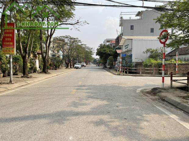 Bán lô đât 175m2 tại mặt đường chính Hoa Động, tổ 7 Cự Khối, lô góc, mặt đường lớn - 1