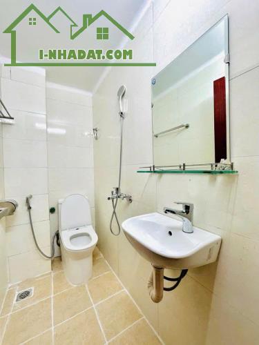 BÁN NHÀ KHƯƠNG THƯỢNG – ĐỐNG ĐA RẤT GẦN PHỐ, MẶT NGÕ THÔNG, NHÀ ĐẸP GẦN CHỢ.