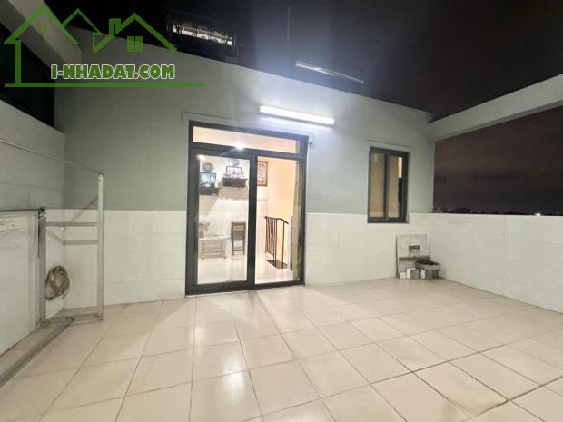 🏡 Bán nhà 4 tầng BTCT, 50m² (6x8m), 4PN, 3WC, sân thượng thoáng mát. - 3