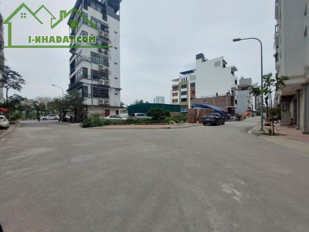 Bán nhà khu TĐC Ngọc Thuỵ 47m sử dụng 5m 7T MT4m giá 20.5 tỷ ô tô đỗ cửa - 3