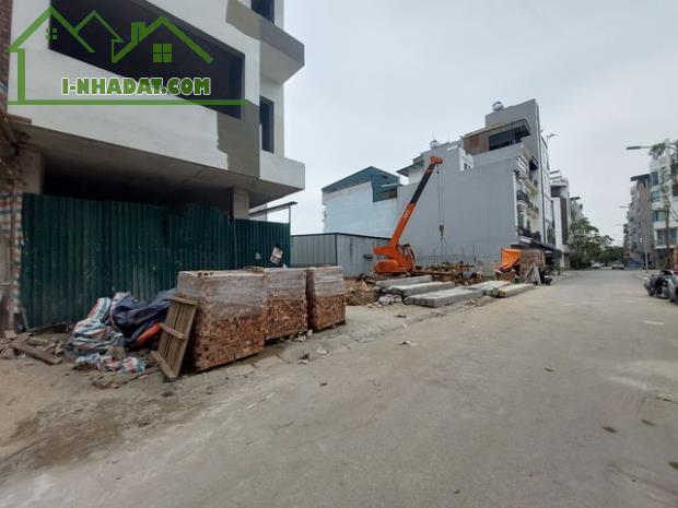 Bán nhà khu TĐC Ngọc Thuỵ 47m sử dụng 5m 7T MT4m giá 20.5 tỷ ô tô đỗ cửa - 2