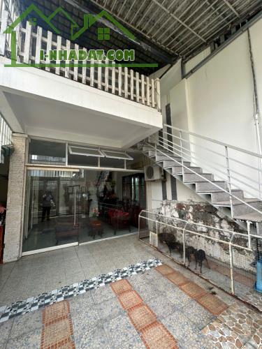 Siêu phẩm Quận 10