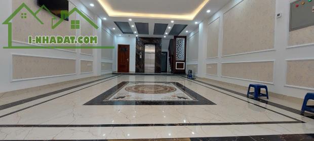 Cho thuê tầng 1+ 2 Đỗ Quang tổng 140m2, MT 5m điều hòa, thang máy, ô tô vào làm văn phòng - 1