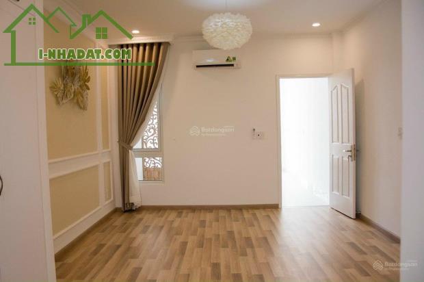 +++Hơn 11Tỷ-Nhà 4Tầng Mới Đẹp Mặt Tiền KD Trần Hưng Đạo-Nguyễn Cảnh Chân Q1 - 1
