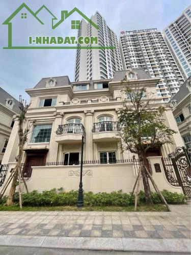 Bán Biệt thự 3,5 Tầng 250m2 đường bao biển Bến Đoan, trung tâm Tp. Hạ Long