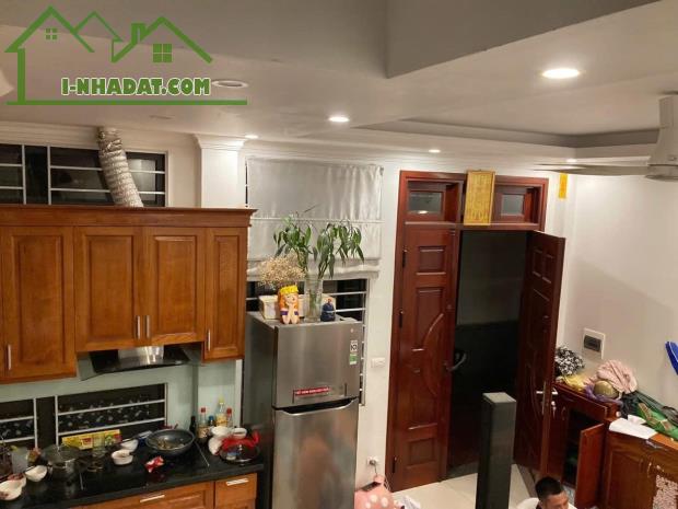 SIÊU PHẨM LONG BIÊN - OTO ĐỖ CỔNG - KHU VỰC ĐÔNG DÂN CƯ - FULL NỘI THẤT VỀ Ở LUÔN - 4