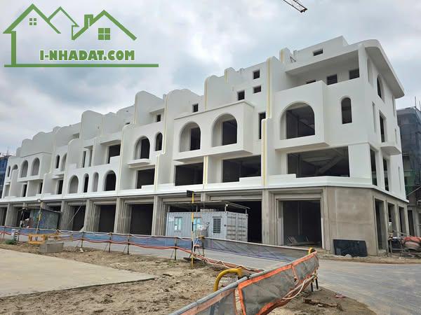 27 Tỷ 136m2, bán shophouse 2 mặt tiền, 2 hầm, mặt tiền nhìn ra sông Ngưu Giang - 2
