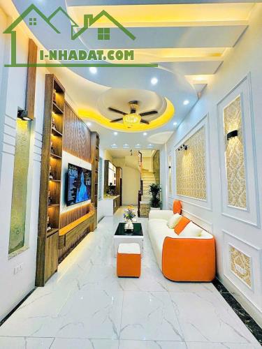 Bán nhà ngõ 521 Trương Định, Hoàng Mai, DT 30m2, xây 5 tầng, giá 4,9 tỷ