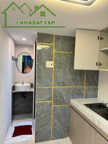 Nhà hẻm thẳng lửng, lầu 2.9*9m Đông Hồ P4Q8 - 3