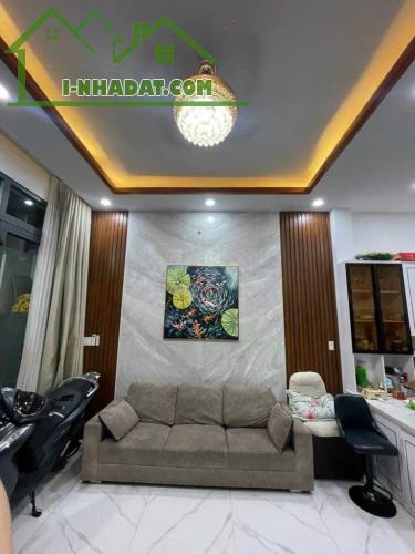 Bán CHDV HXH thông Huỳnh Văn Bánh, Phú Nhuận, 4 Tầng, 52m2, 7pn, TN 500tr/năm, 10.7 Tỳ - 3