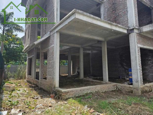 BÁN BT KĐT THÀNH PHỐ GIAO LƯU PHẠM VĂN ĐỒNG; SĐ 210M, MT 11M, 4 TẦNG. 73 TỶ - 1