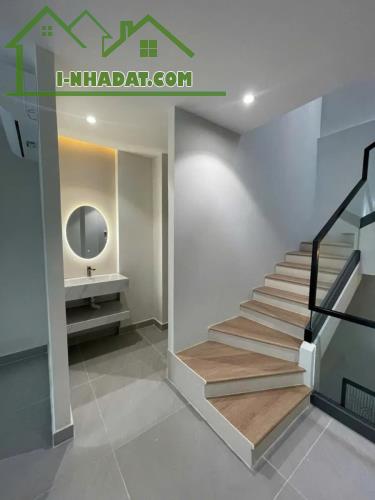 Cần cho thuê gấp căn nhà MT Lê Thị Riêng Q1, giá 75 Triệu/th - 2