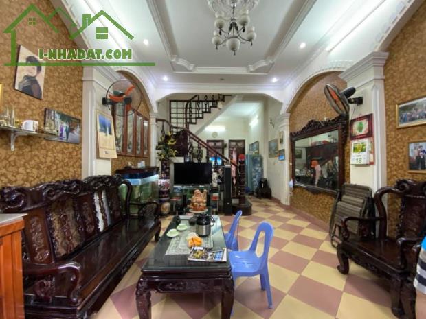 Nhà phân lô cán bộ Phùng Khoang, ngõ rộng ô tô vào, dân trí an ninh cực tốt, 65m2, 13.8 tỷ