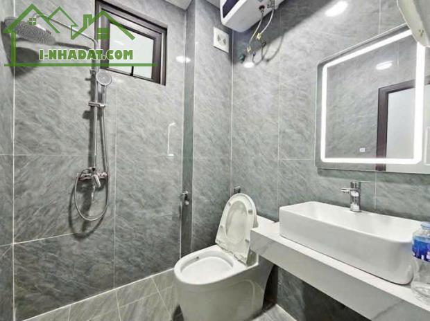 GẦN CẦU DIỄN 33m2  MỚI ĐẸP , 5 tầng, Ô TÔ VÀO TẬN CỔNG - 2