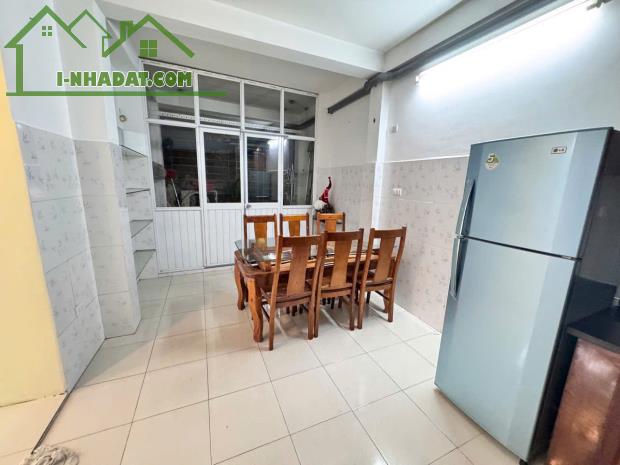 Bán nhà Tập thể Giao Thông ngõ 348 Nguyễn Trãi-DT 75 m2-CÁCH PHỐ 30M-NGÕ Ô TÔ.