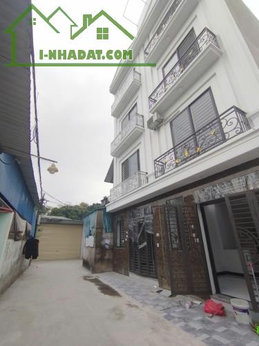 HÀNG ĐỘC LÔ GÓC – 50M2 – Ô TÔ ĐỖ CỬA – NHỈNH 3 TỶ - SÁT HÀ ĐÔNG - 4