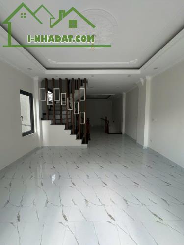 HÀNG ĐỘC LÔ GÓC – 50M2 – Ô TÔ ĐỖ CỬA – NHỈNH 3 TỶ - SÁT HÀ ĐÔNG - 3
