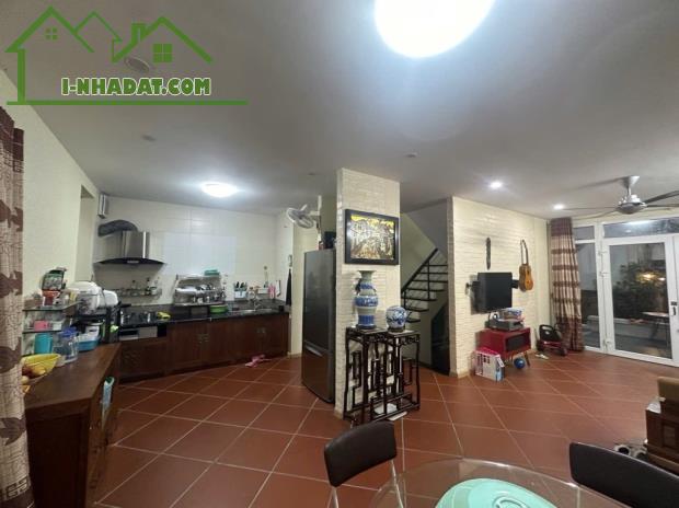 Bán biệt thự Tây Hồ,sân vườn, diện tích 110m2,giá 33 tỷ - 1