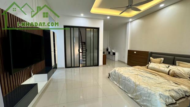 Bán Gấp nhà Nguyễn Khang, Cầu Giấy 5T mới đẹp 34m2 MT 4.6m 6.8 tỷ gần ô tô LH 0913978689
