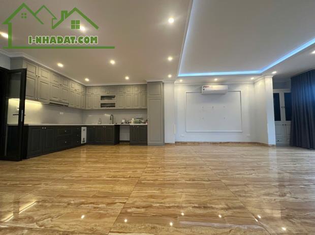 Độc nhất! Bán tòa nhà Huỳnh Thúc Kháng - 95m² - mặt tiền 9m thang máy - phân lô - lô góc - 4
