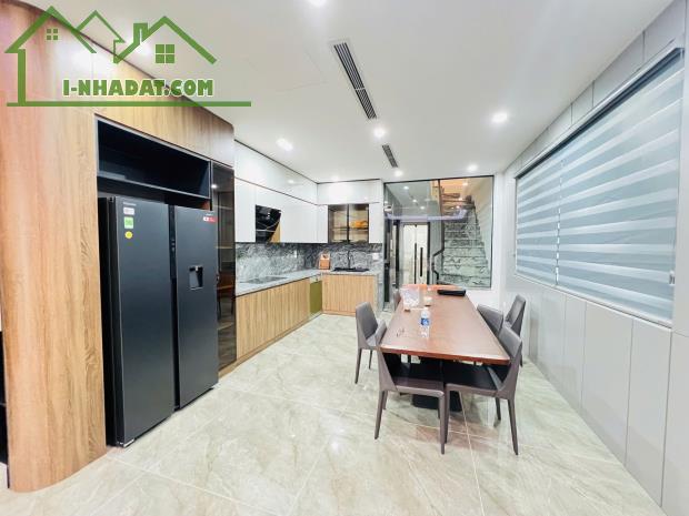 Nguyễn Văn Cừ, Gia Thuỵ, 85m2, MT4.5m, 6 tầng thang máy, ô tô vòng quanh, kd, 17.5 tỷ - 2