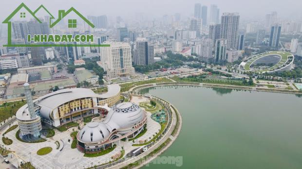 Căn hộ 2 ngủ 2 WC view hồ điều hòa giá rẻ nhất lúc này tại Vinhomes Skylake Phạm Hùng - 1