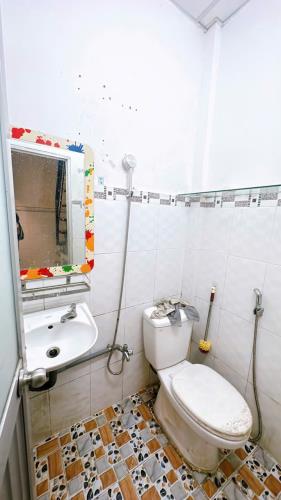 BÁN NHÀ TÔN THẤT THUYẾT. 19M2. 3.3MX5.5M. 2 TẦNG KIÊN CỐ. HẺM GẦN 2.5M.CÁCH HẺM XE HƠI 80M - 5