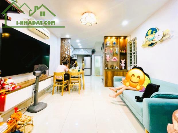 BÁN NHÀ NGUYỄN VĂN TRỖI PHÚ NHUẬN, SÁT MẶT TIỀN, 38 M2 (4X9,5),TẶNG NỘI THẤT,HOÀN CÔNG ĐỦ,
