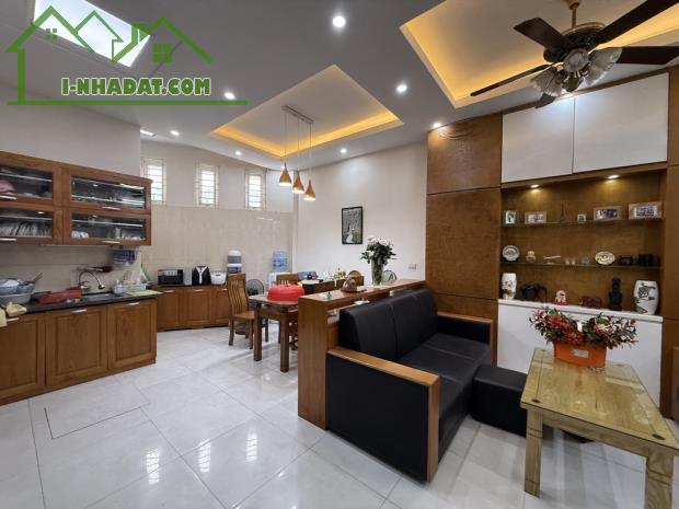 Bán nhà 50m2 quận Bắc Từ Liêm, Gần oto, An sinh tốt, 2 thoáng, Tặng nội thất, Nhà đẹp - 3