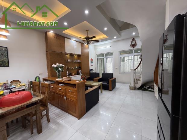 Bán nhà 50m2 quận Bắc Từ Liêm, Gần oto, An sinh tốt, 2 thoáng, Tặng nội thất, Nhà đẹp - 4