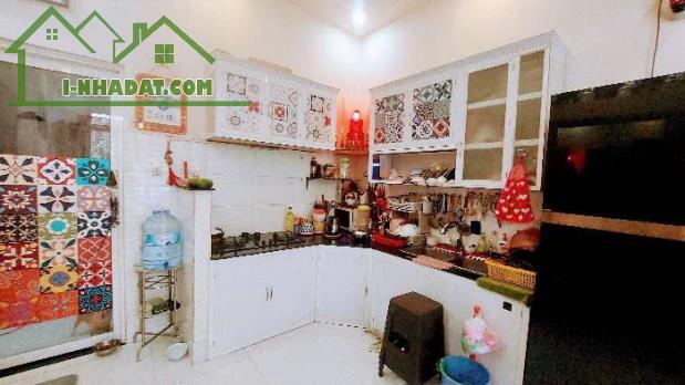 Cần bán gấp nhà Quận 6, hẻm Ba gác, gần chợ Bình Tiên, 2 tầng, 4m x 12m, giá nhỉnh 5 tỷ. - 1