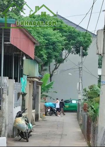 BÁN NHÀ CẤP 4 PHÚ MỸ, Ô TÔ ĐỖ CỬA, NGÕ THÔNG, DT 47M, MT 3.9M, GIÁ 2,5 TỶ.