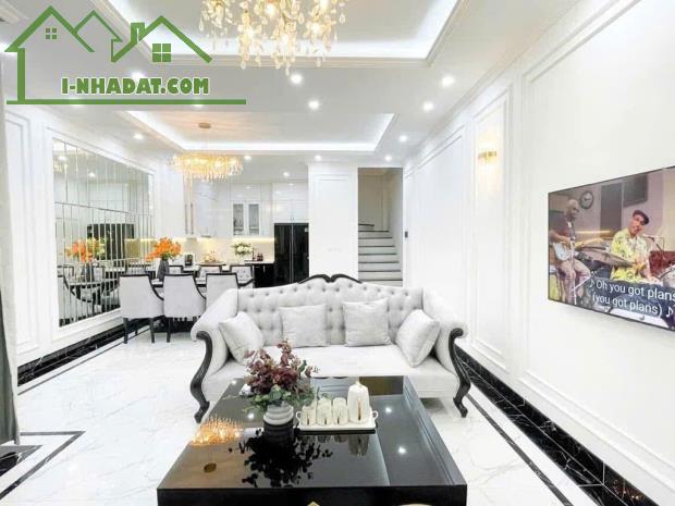 Hơn 15 tỷ có nhà 60m2 x 5 tầng 60m2 mặt tiền 5m, tại Đấu Giá Mậu Lương, Kiến Hưng, Hà Đông