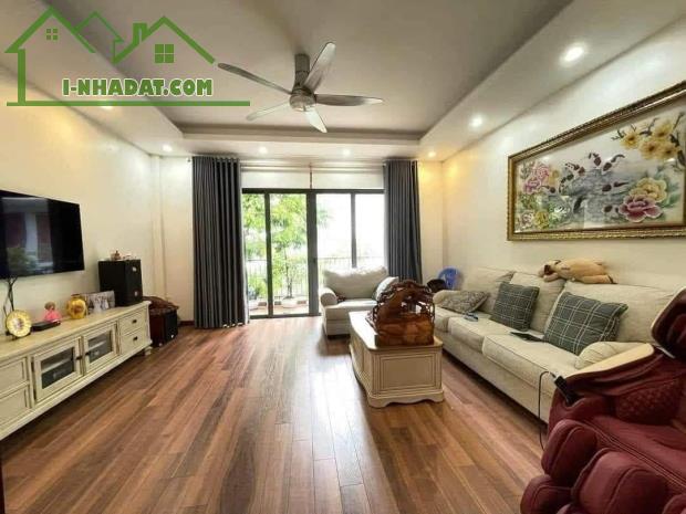 Nhà 6 tầng, thang máy, 42m2, trung tâm Thạch Bàn, giá 8.5 tỷ - 1