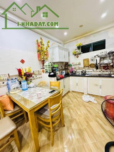 Kẹt tiền bán gấp nhà ngay Lê Văn Quới, Bình Hưng Hoà, Bình Tân 62m2 chỉ 2tỷ880 - 3