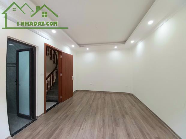 BÁN NHÀ PHỐ GIÁP BÁT - NHÀ MỚI 5 TẦNG MỚI - NGÕ 3M - SÁT Ô TÔ - 38M2 - 6.95 TỶ 0886962299 - 1