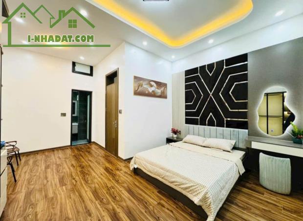 Nhà đẹp phố Trạm - bán nhà 60 m2 ,ngõ thông ô tô tránh, nhỉnh 10tỷ - 3