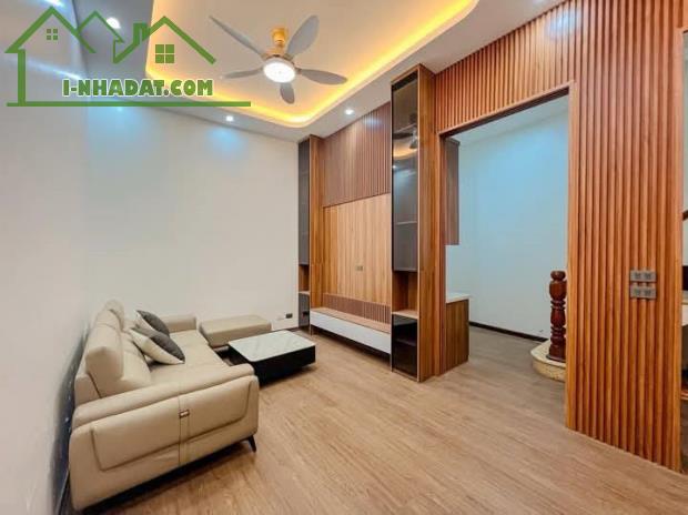 Nhà Đẹp Ở Luôn Kim Ngưu, Hai Bà Trưng 37m, 4 tầng, mt 4m, giá 6.85 tỷ.