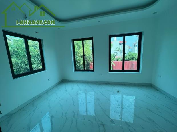 BÁN NHÀ 3 TẦNG, 55M2; MỚI KÍNH KOOG, Ô TÔ 4 CHỖ ĐỖ CỬA VÀO NHÀ - BẮC HỒNG - ĐÔNG ANH. - 1